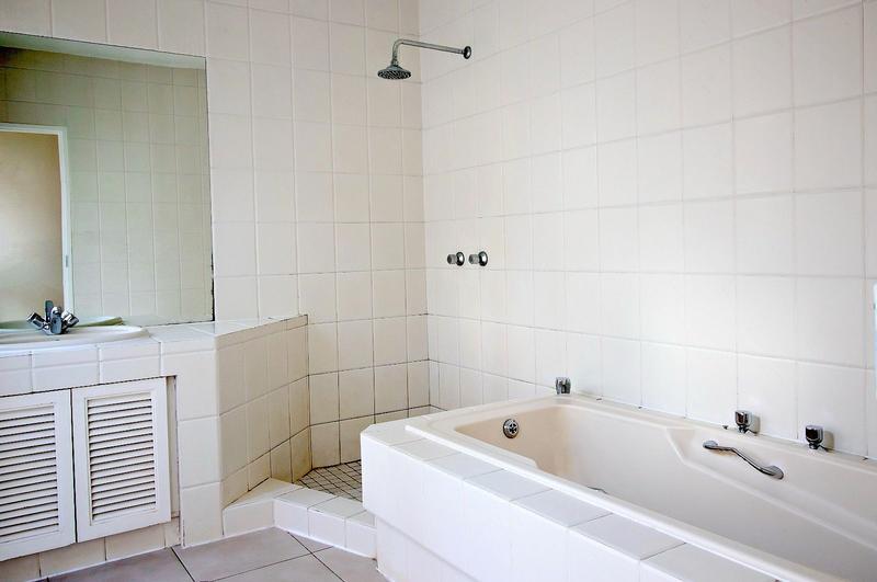 To Let 5 Bedroom Property for Rent in Hurlingham Gauteng