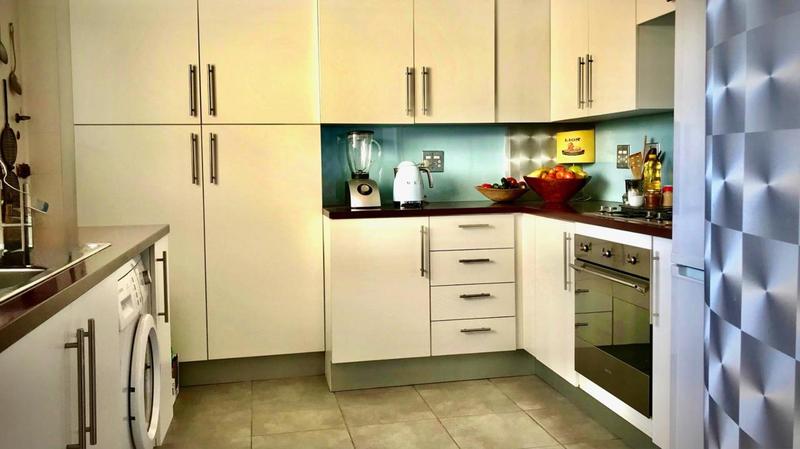 To Let 2 Bedroom Property for Rent in Illovo Gauteng