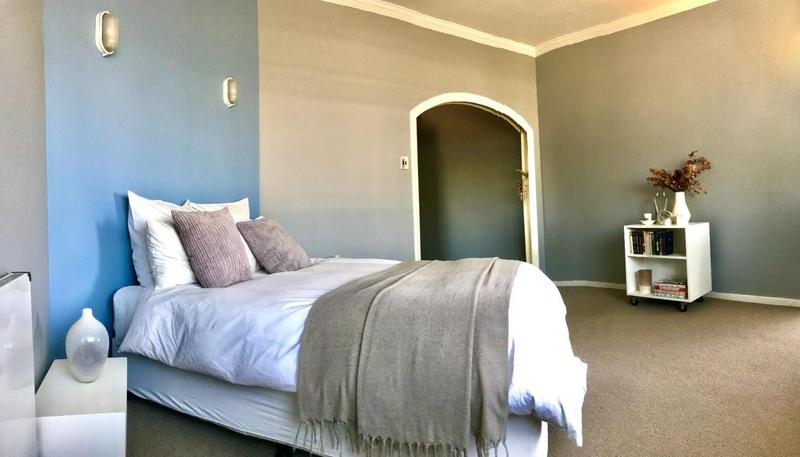 To Let 2 Bedroom Property for Rent in Illovo Gauteng