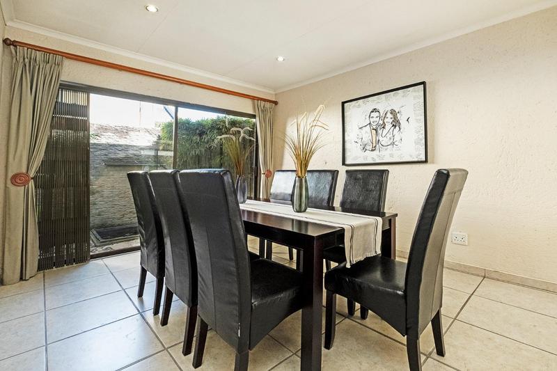 To Let 4 Bedroom Property for Rent in Sandhurst Gauteng