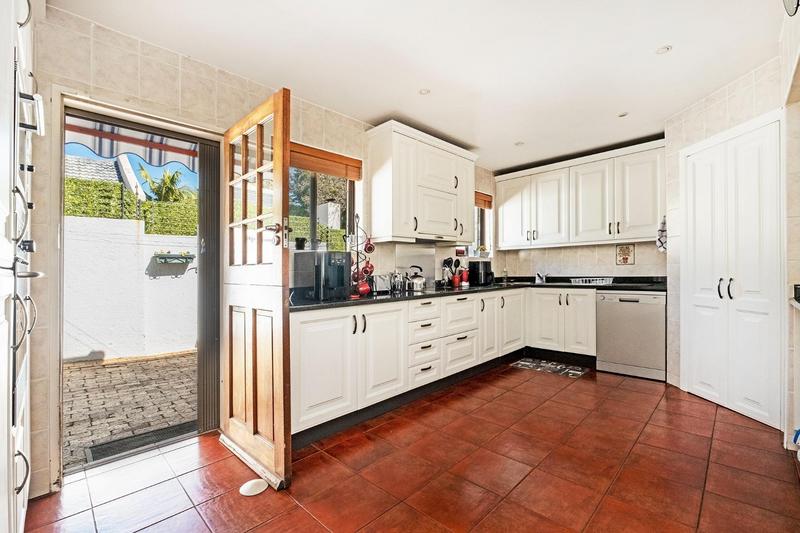 To Let 4 Bedroom Property for Rent in Sandhurst Gauteng