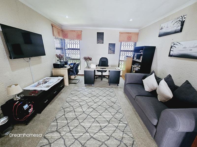 To Let 4 Bedroom Property for Rent in Sandhurst Gauteng