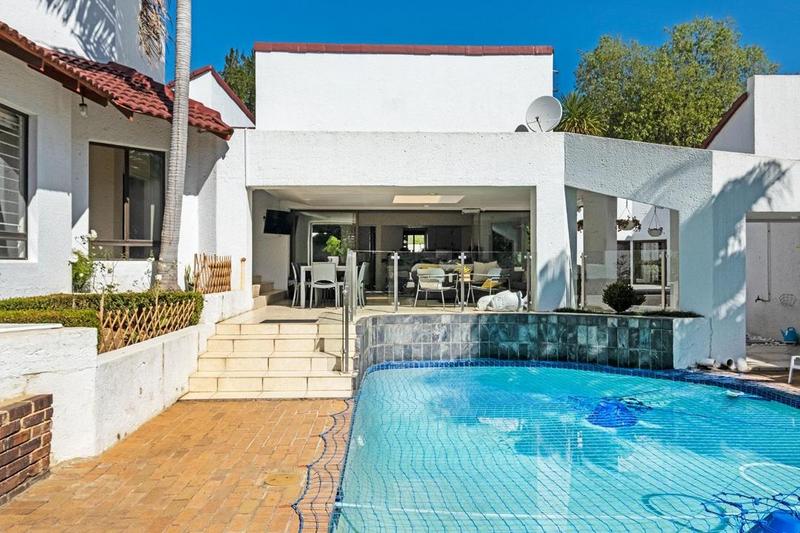 To Let 4 Bedroom Property for Rent in Sandhurst Gauteng