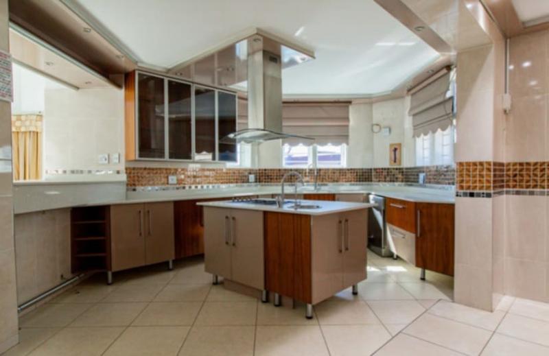 6 Bedroom Property for Sale in Bassonia Gauteng