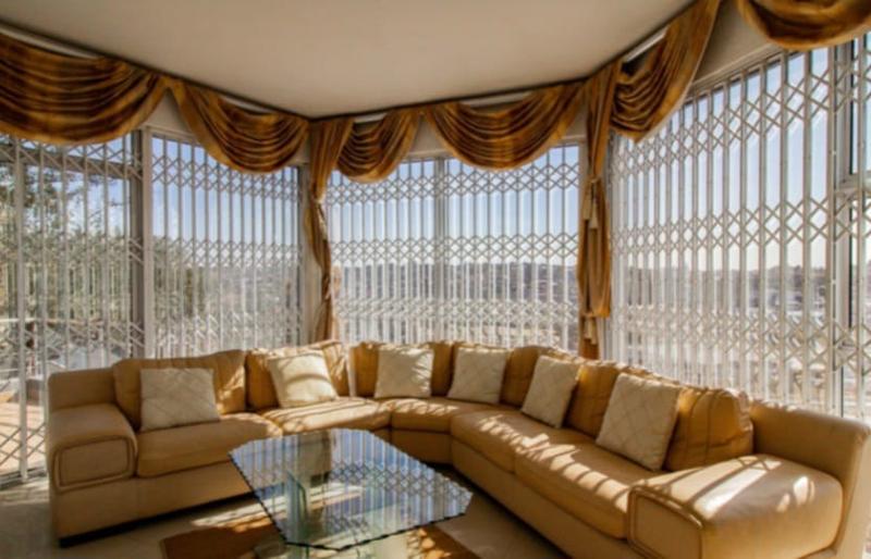 6 Bedroom Property for Sale in Bassonia Gauteng