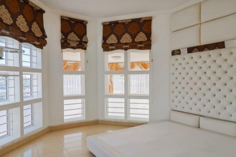 6 Bedroom Property for Sale in Bassonia Gauteng
