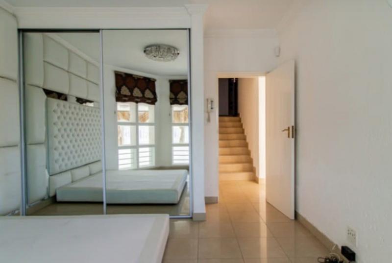 6 Bedroom Property for Sale in Bassonia Gauteng