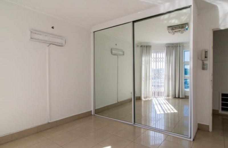 6 Bedroom Property for Sale in Bassonia Gauteng