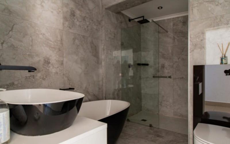 6 Bedroom Property for Sale in Bassonia Gauteng