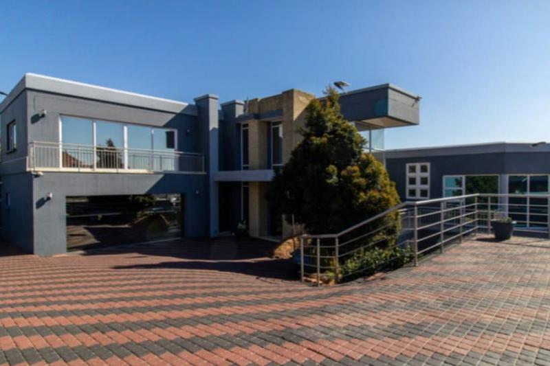 6 Bedroom Property for Sale in Bassonia Gauteng