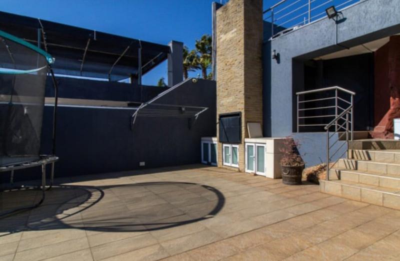 6 Bedroom Property for Sale in Bassonia Gauteng