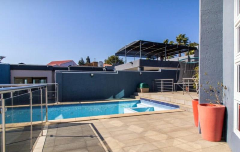 6 Bedroom Property for Sale in Bassonia Gauteng