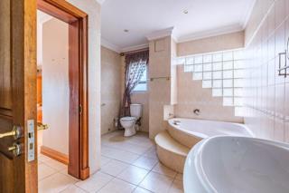 6 Bedroom Property for Sale in Bassonia Gauteng