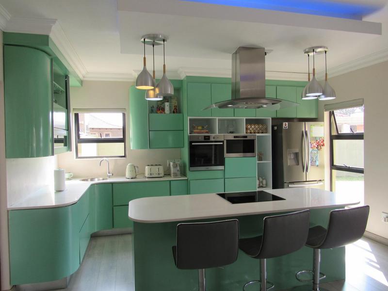 To Let 5 Bedroom Property for Rent in Savannah Country Estate Gauteng
