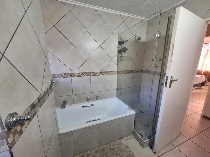 3 Bedroom Property for Sale in Murrayfield Gauteng