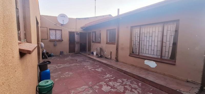 6 Bedroom Property for Sale in Tembisa Gauteng