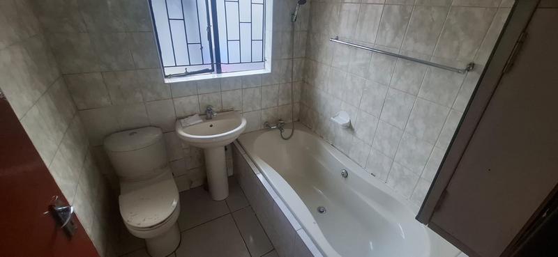6 Bedroom Property for Sale in Tembisa Gauteng