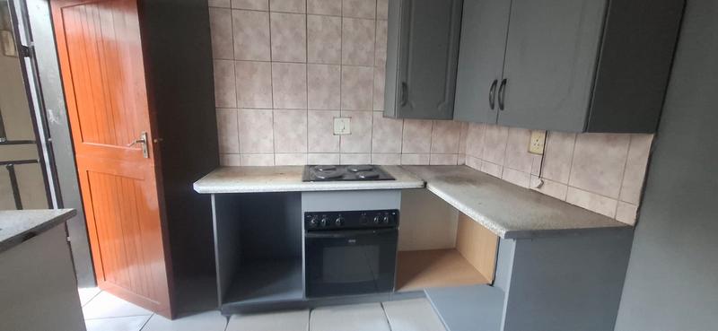 6 Bedroom Property for Sale in Tembisa Gauteng