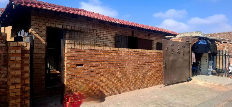 6 Bedroom Property for Sale in Tembisa Gauteng