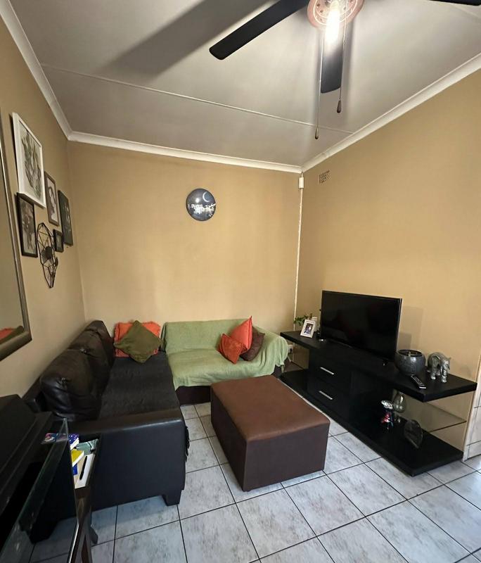 To Let 2 Bedroom Property for Rent in Bardene Gauteng