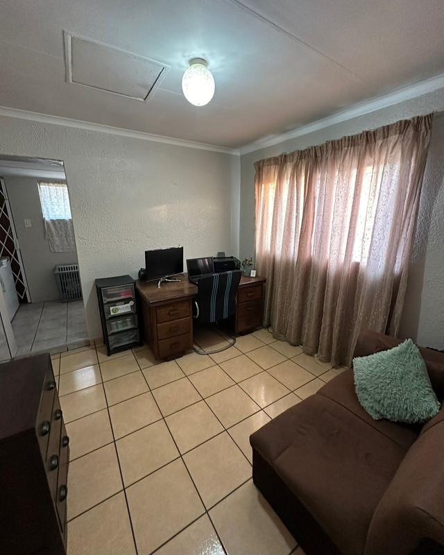 To Let 2 Bedroom Property for Rent in Bardene Gauteng