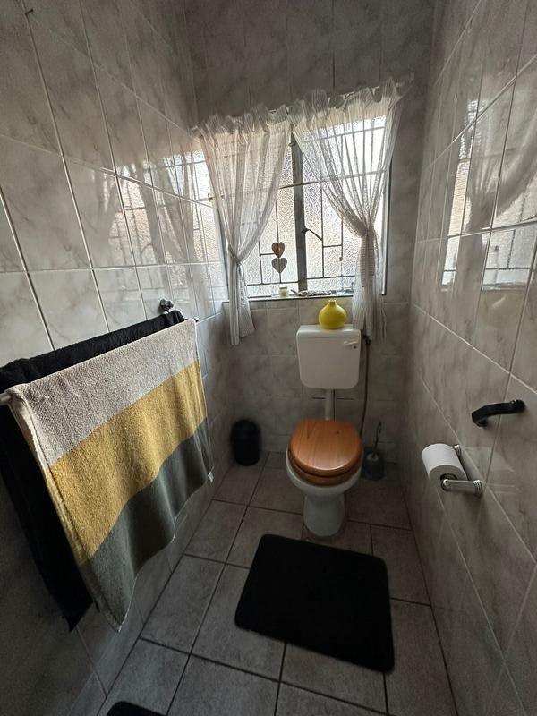 To Let 2 Bedroom Property for Rent in Bardene Gauteng