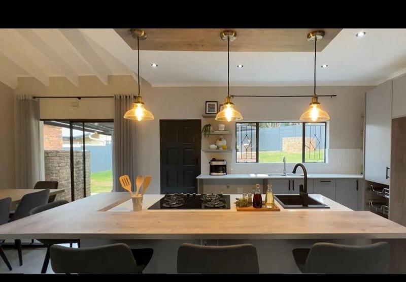 To Let 4 Bedroom Property for Rent in Weltevreden Park Gauteng
