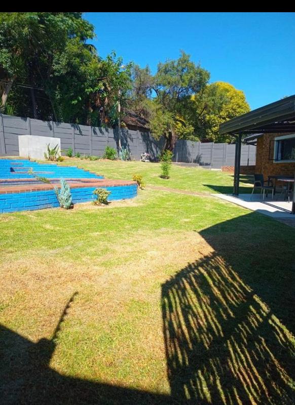 To Let 4 Bedroom Property for Rent in Weltevreden Park Gauteng