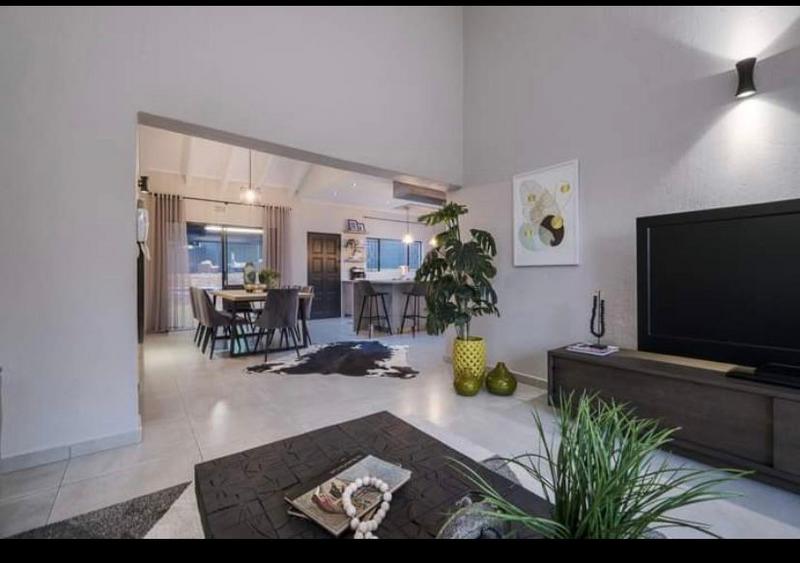 To Let 4 Bedroom Property for Rent in Weltevreden Park Gauteng