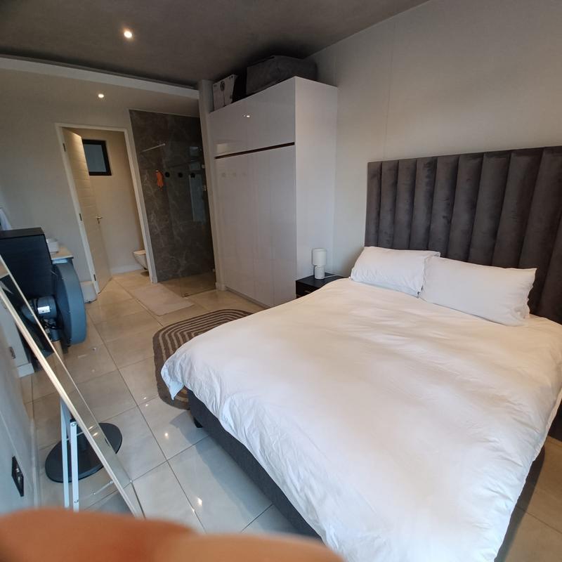 To Let 2 Bedroom Property for Rent in Houghton Estate Gauteng