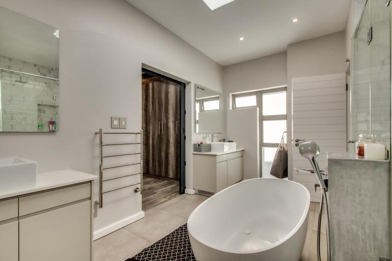 To Let 3 Bedroom Property for Rent in Bryanston Gauteng