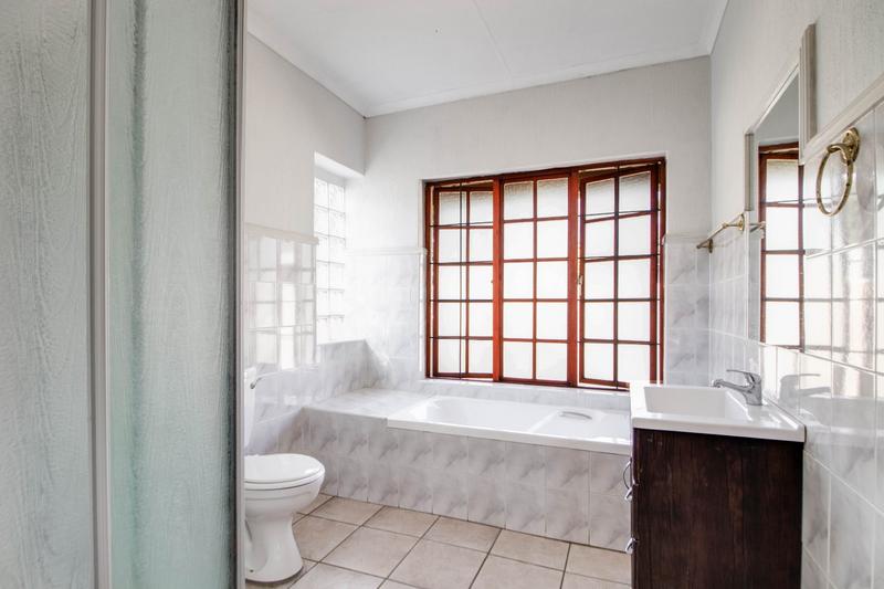 3 Bedroom Property for Sale in Douglasdale Gauteng