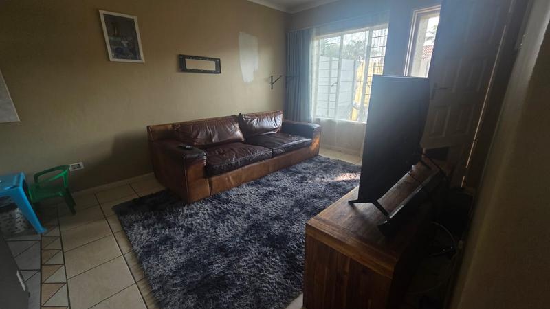 To Let 2 Bedroom Property for Rent in Rooihuiskraal North Gauteng