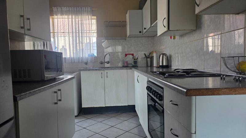 To Let 2 Bedroom Property for Rent in Rooihuiskraal North Gauteng