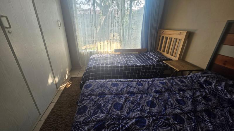 To Let 2 Bedroom Property for Rent in Rooihuiskraal North Gauteng