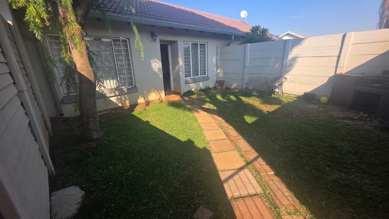 To Let 2 Bedroom Property for Rent in Rooihuiskraal North Gauteng