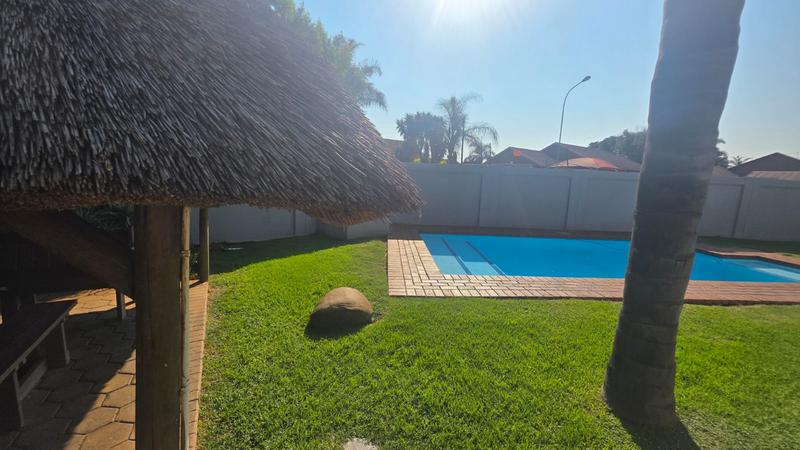 To Let 2 Bedroom Property for Rent in Rooihuiskraal North Gauteng