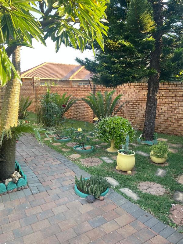 2 Bedroom Property for Sale in Sinoville Gauteng