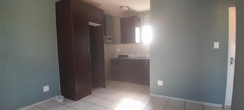 2 Bedroom Property for Sale in Fleurhof Gauteng