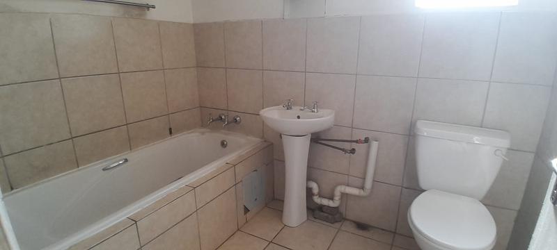 2 Bedroom Property for Sale in Fleurhof Gauteng