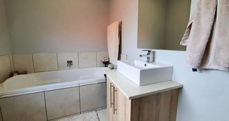 To Let 3 Bedroom Property for Rent in Heritage Hill Gauteng