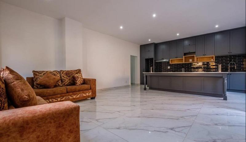 6 Bedroom Property for Sale in Bassonia Gauteng
