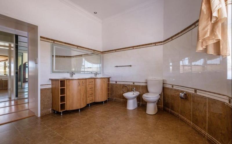 6 Bedroom Property for Sale in Bassonia Gauteng