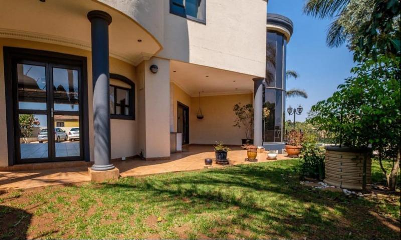 6 Bedroom Property for Sale in Bassonia Gauteng