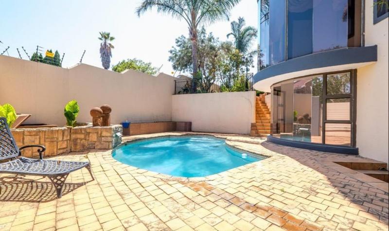 6 Bedroom Property for Sale in Bassonia Gauteng