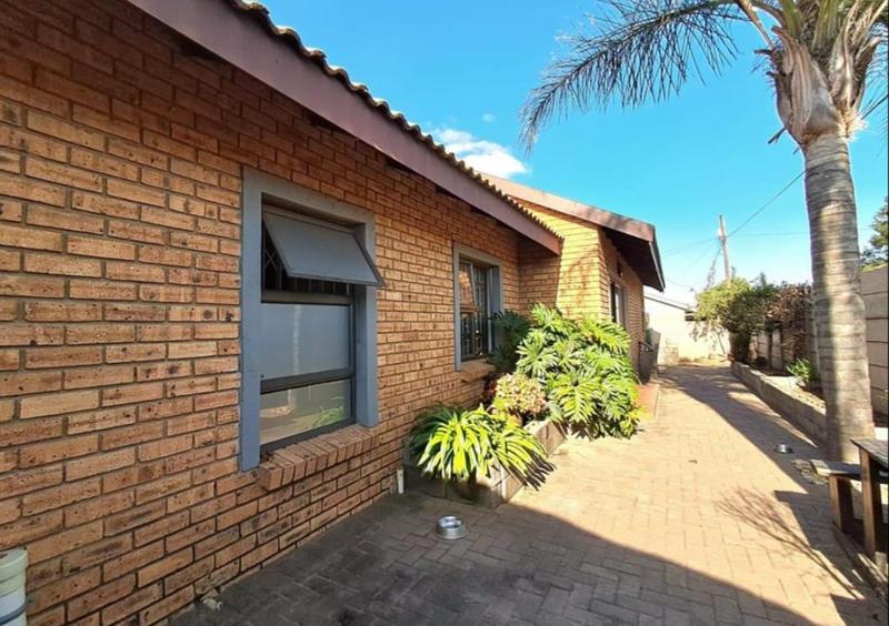 3 Bedroom Property for Sale in Raceview Gauteng