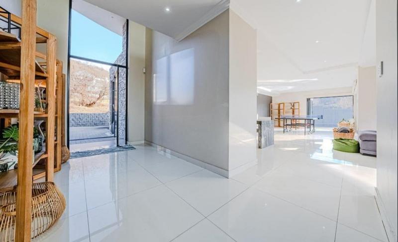 5 Bedroom Property for Sale in Eye of Africa Gauteng