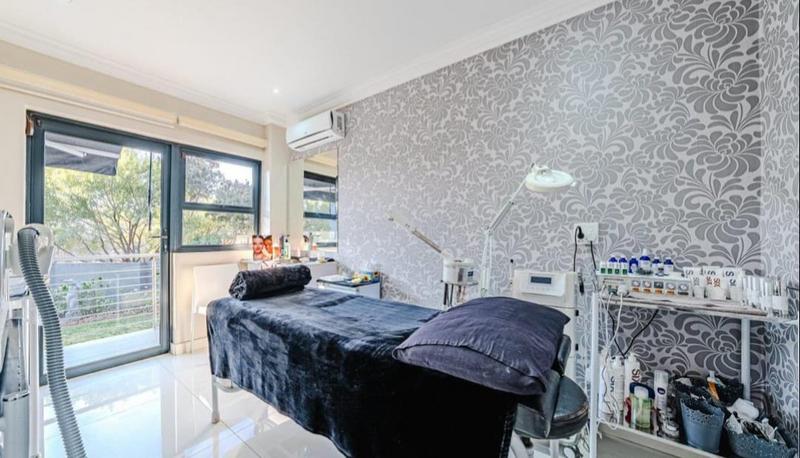 5 Bedroom Property for Sale in Eye of Africa Gauteng