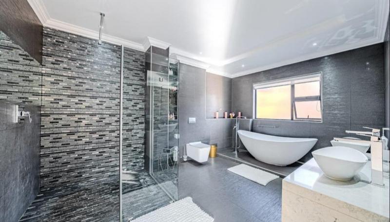5 Bedroom Property for Sale in Eye of Africa Gauteng