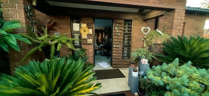 0 Bedroom Property for Sale in Vaaloewer Gauteng